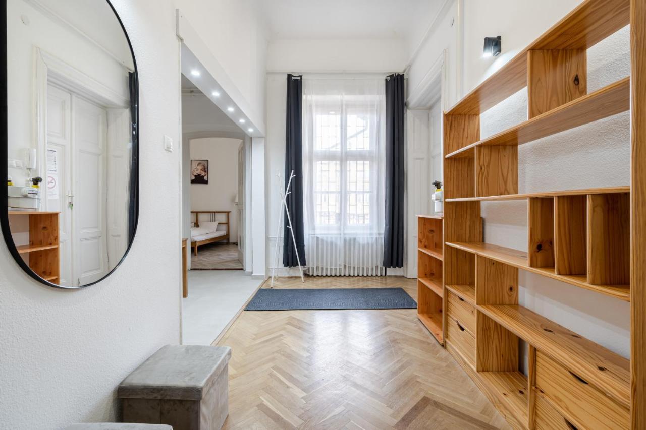 Setting Sun Apartment Budapest Eksteriør billede