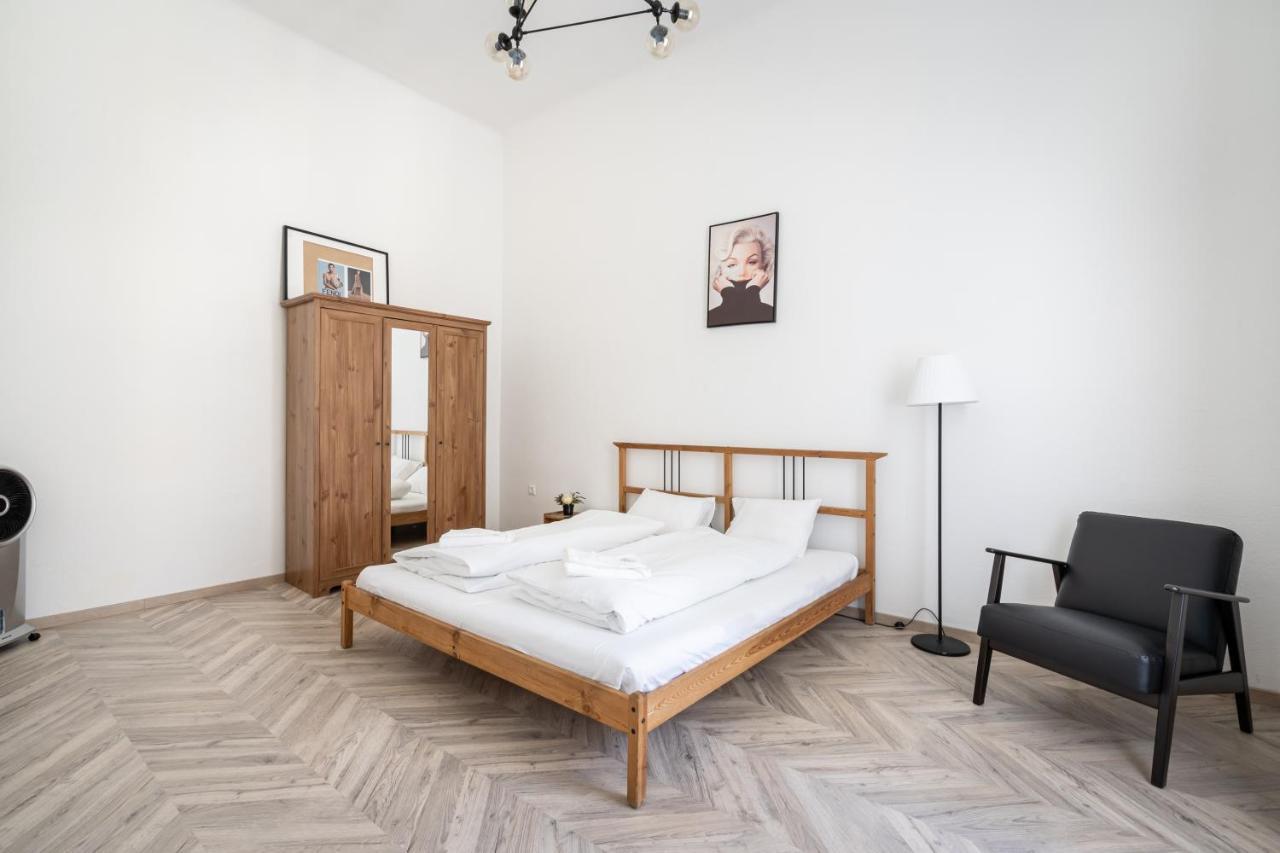 Setting Sun Apartment Budapest Eksteriør billede