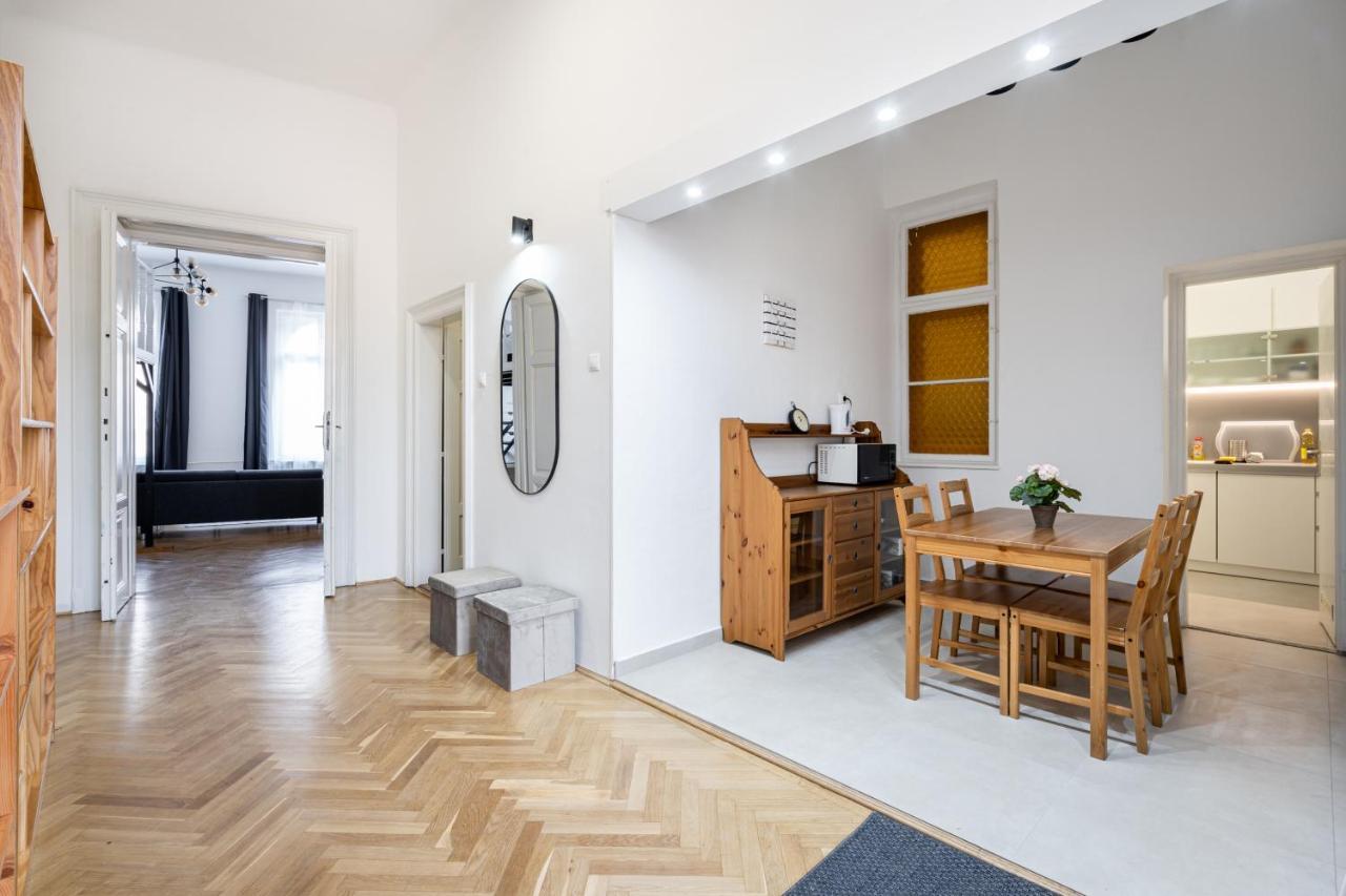 Setting Sun Apartment Budapest Eksteriør billede